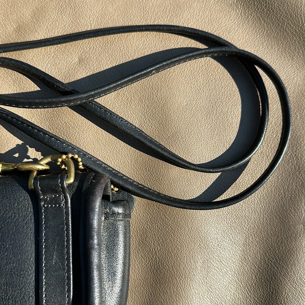 Coach Vintage Crossbody / Shoulder Bag or can be worn on belt - Picture 8 of 16